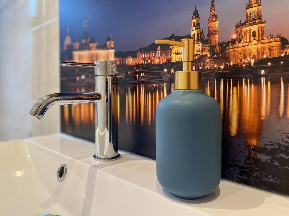 Federtraum Mit Sauna Sehr Gemuetlich, Neu Dresden
